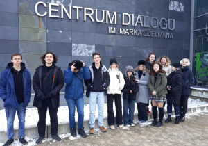 klasa 2SA pod budynkiem Centrum Dialogu
