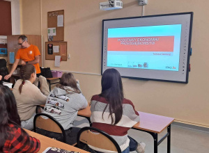 Interaktywnie w świat ekonomii i historii