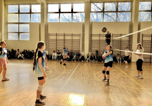 Zawodniczki 23 liceum podczas meczu